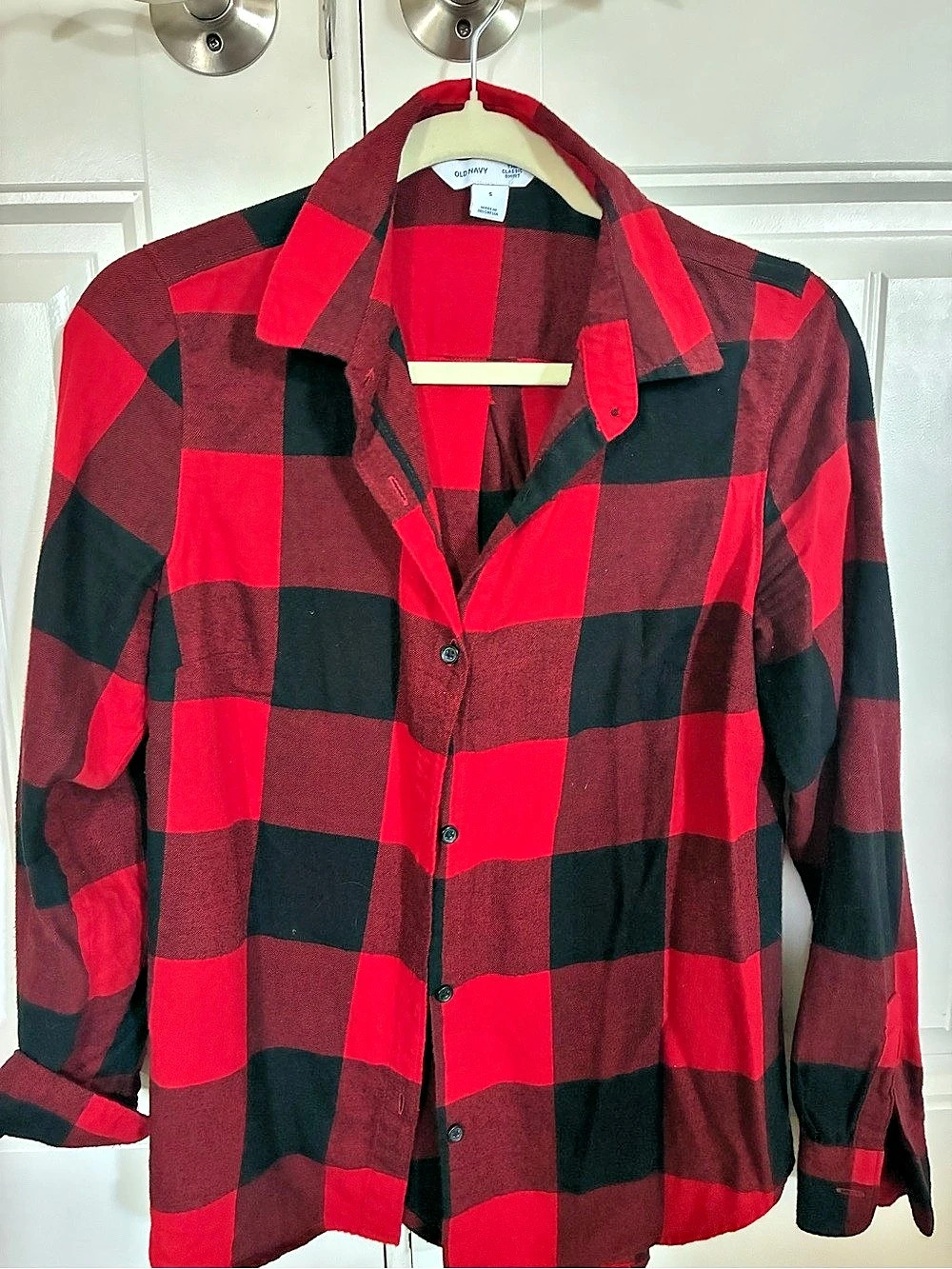 Old Navy The Classic Shirt Plaid Button Down Red & Black Small Like New